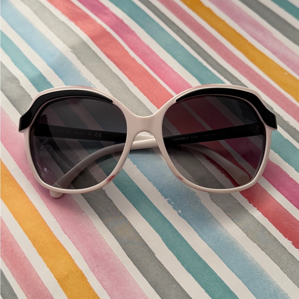 CHANEL Sunglasses 5228 White Black Frame